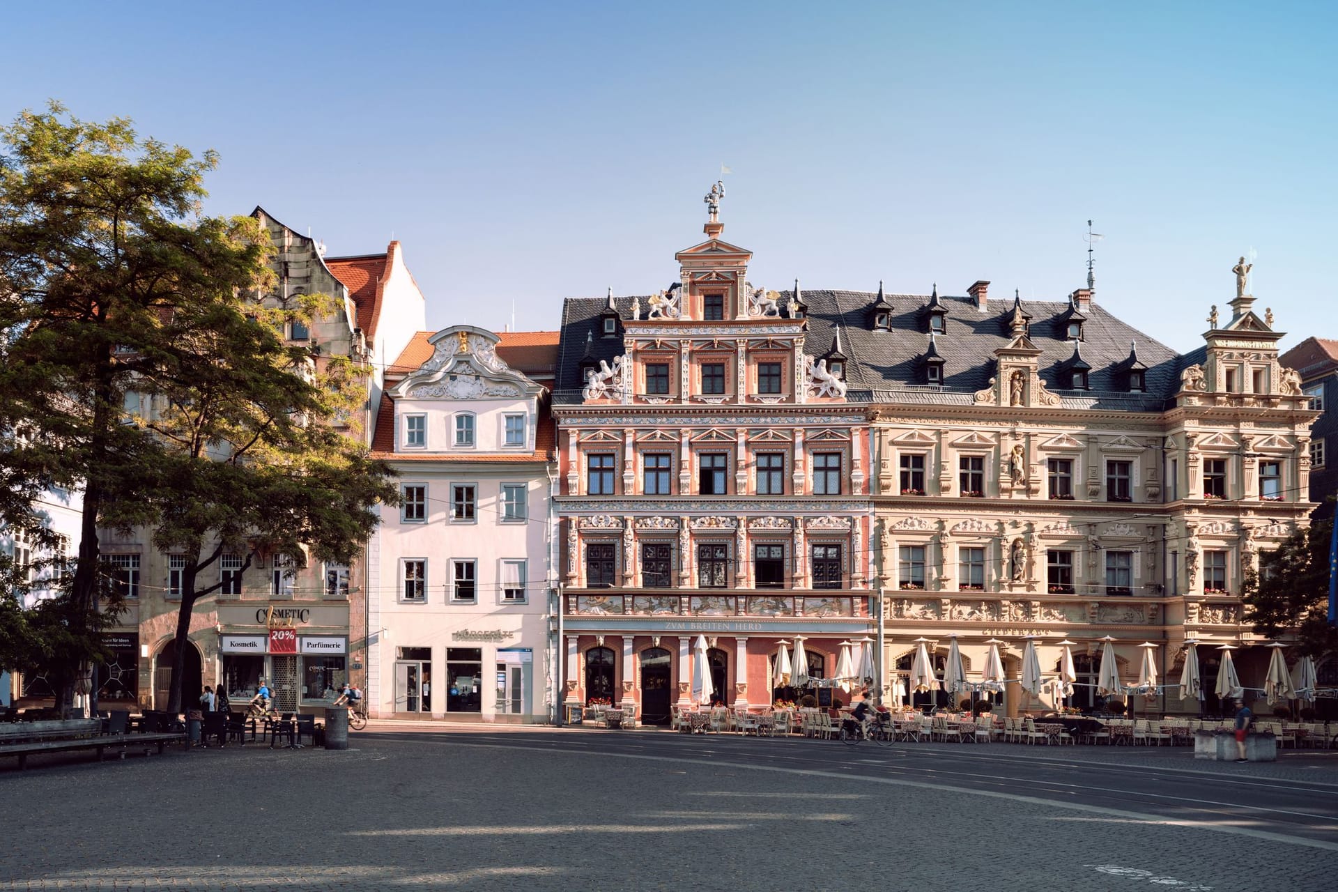 Fischmarkt in Erfurt: Die Finanzämter in Thüringen leisten sich die geringste Bearbeitungszeit für Steuererklärungen. Fischmarkt in Erfurt: Die Finanzämter in Thüringen leisten sich die geringste Bearbeitungszeit für Steuererklärungen.
